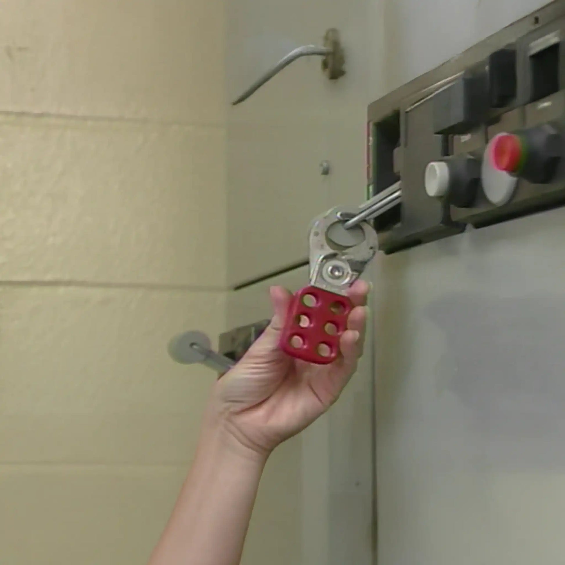 Lockout Tagout Safety Streaming Red Lock