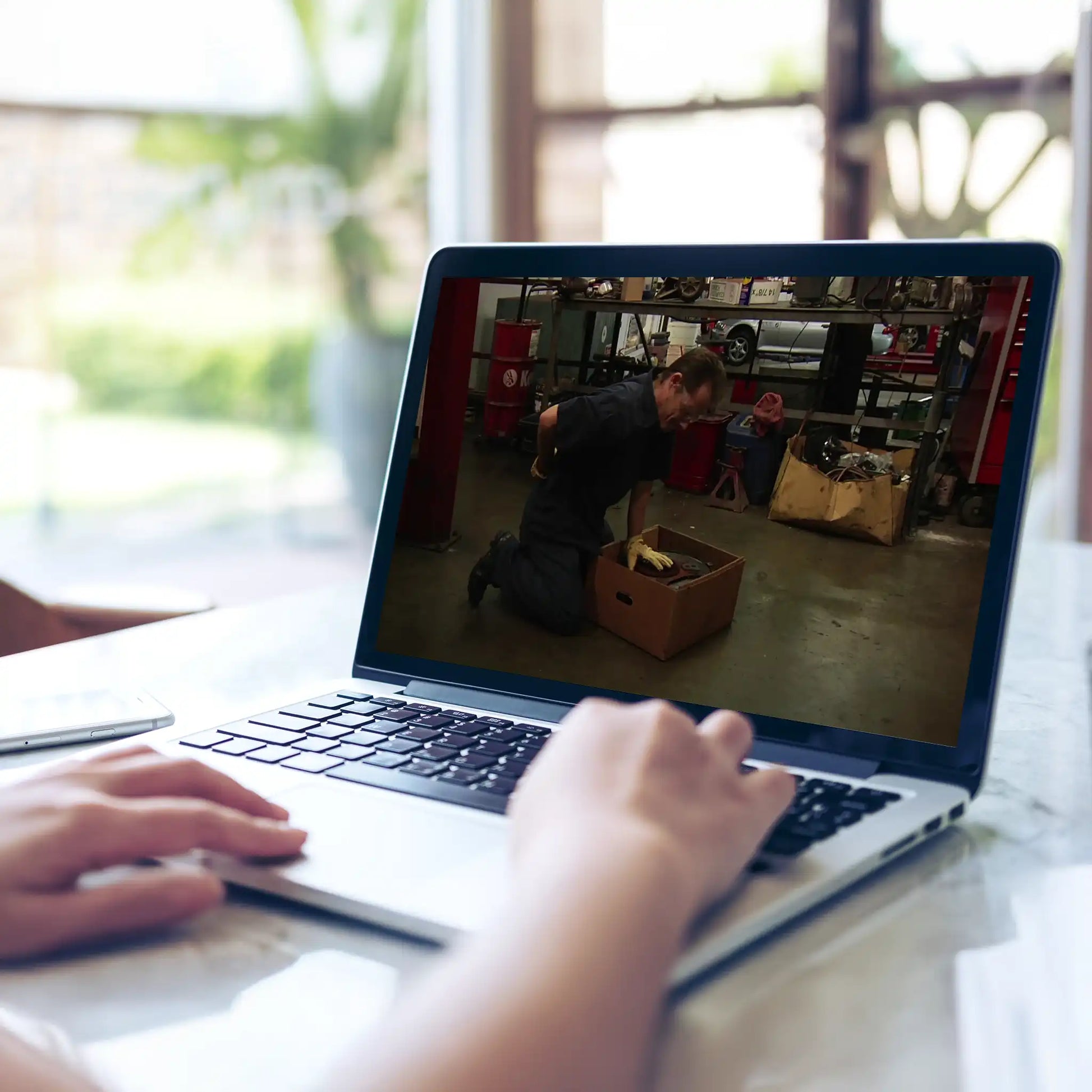 Back Safety MP4 Laptop